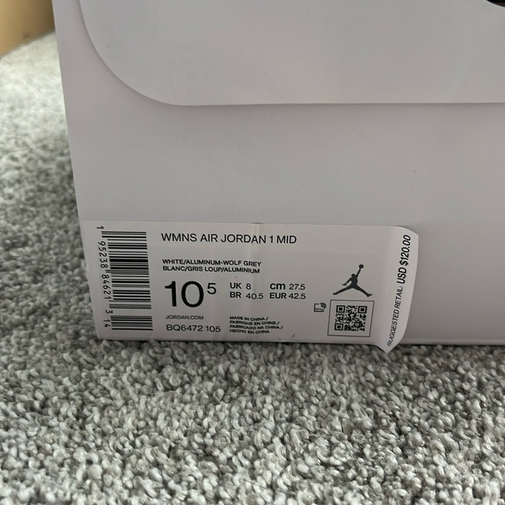 Women’s Air Jordan 1 Mid size 10.5
